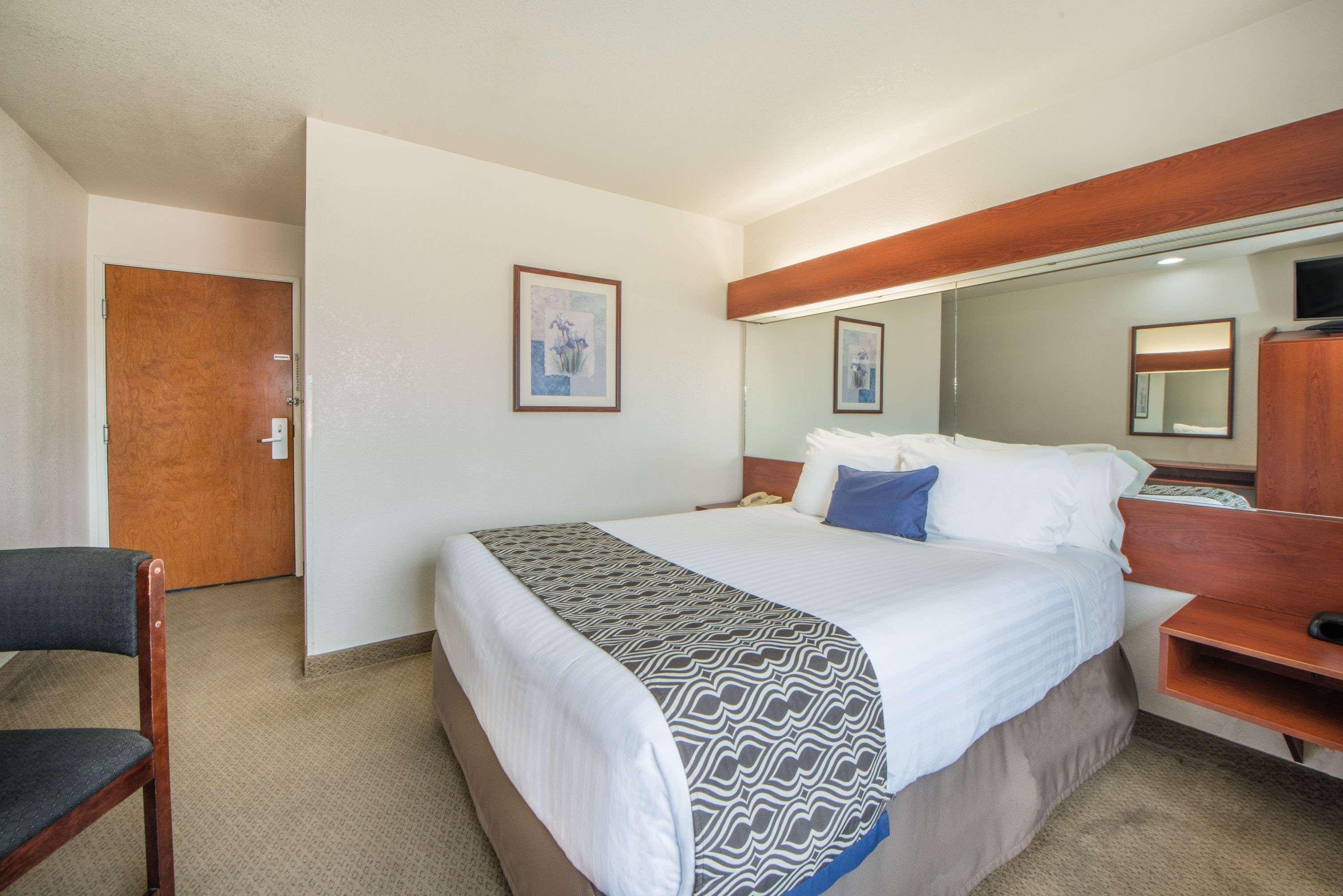 Microtel Inn And Suites By Wyndham Miami Ok Exterior foto