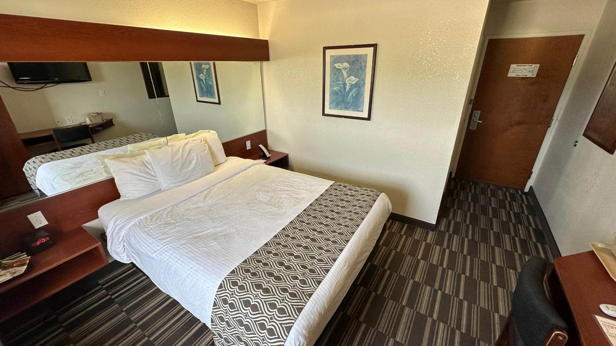 Microtel Inn And Suites By Wyndham Miami Ok Exterior foto